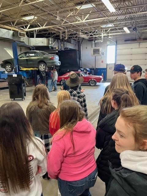 students watching auto class