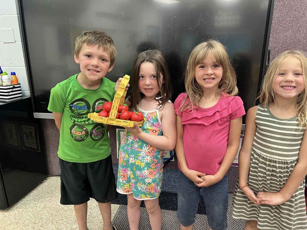 4 kids made a tower